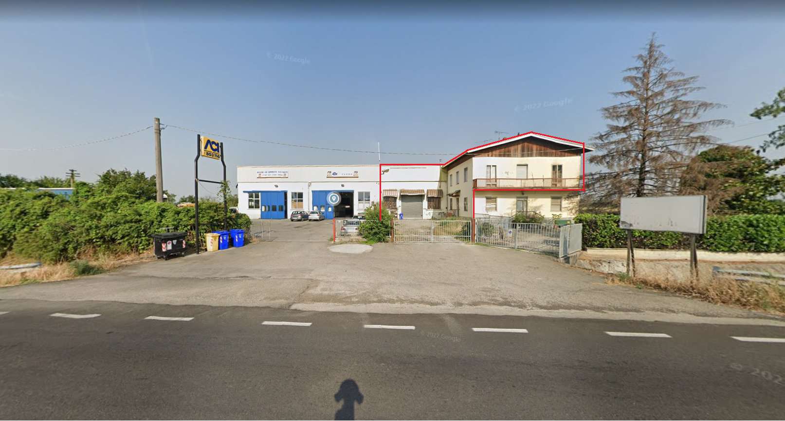 Vendesi capannone + appartamento