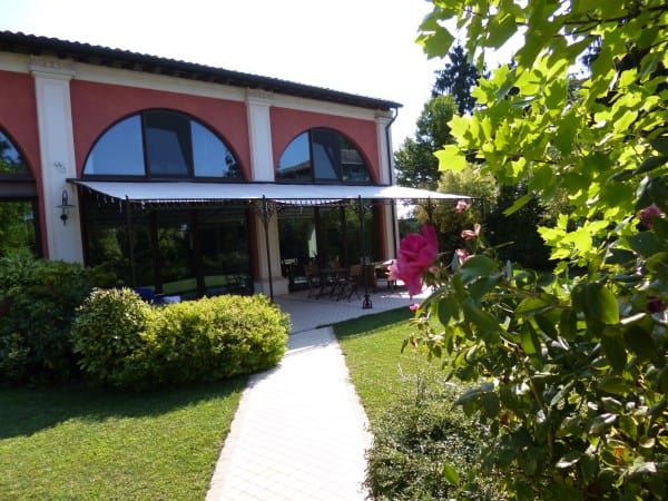 ALBERI, PARMA SUD – RUSTICO MONOFAMILIARE DI LUSSO IMMERSO NEL VERDE