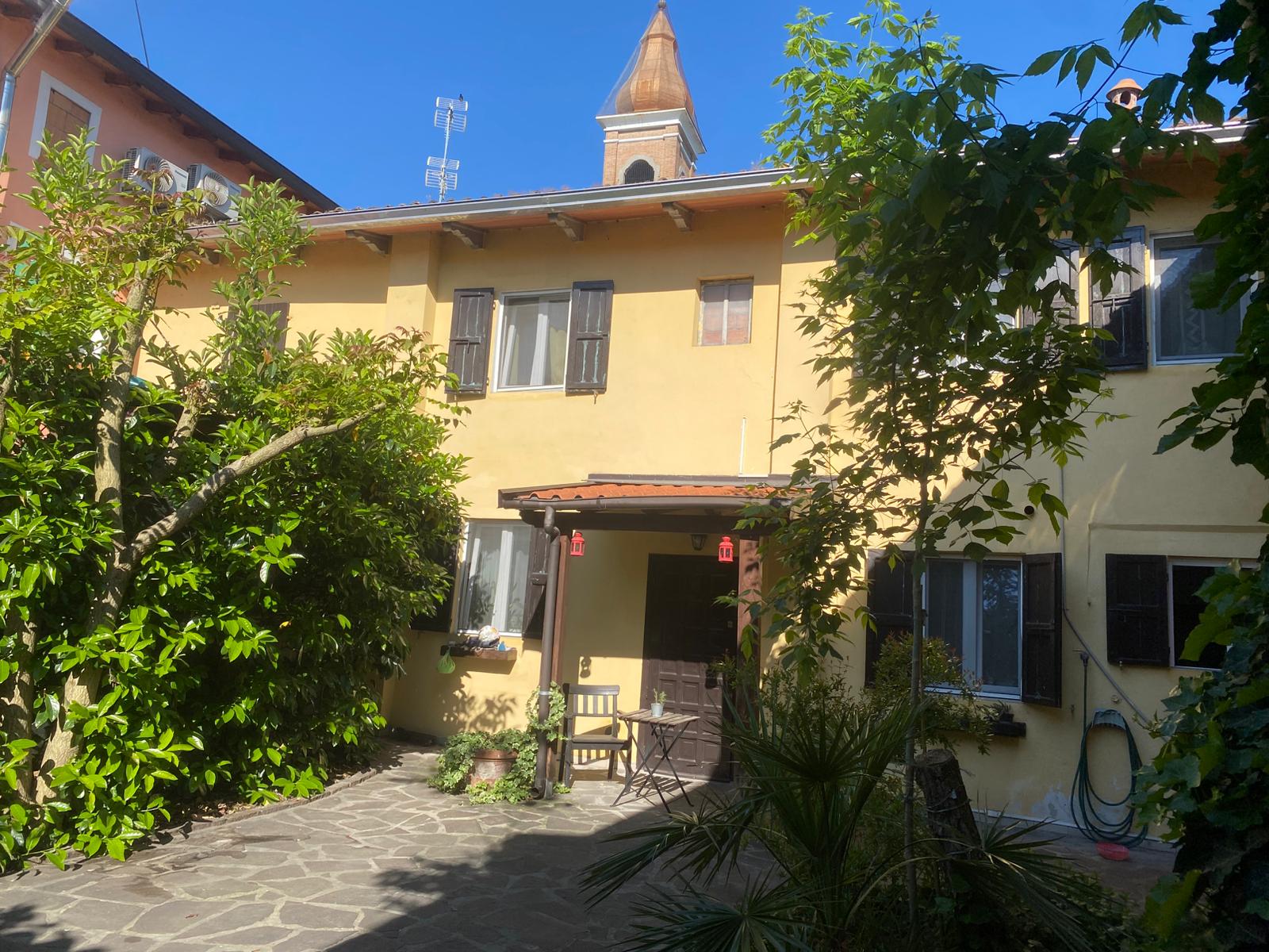 Parma, San Prospero (Ad Un Passo dalla Chiesa): Spazio, Comfort e un’Opportunità Unica!